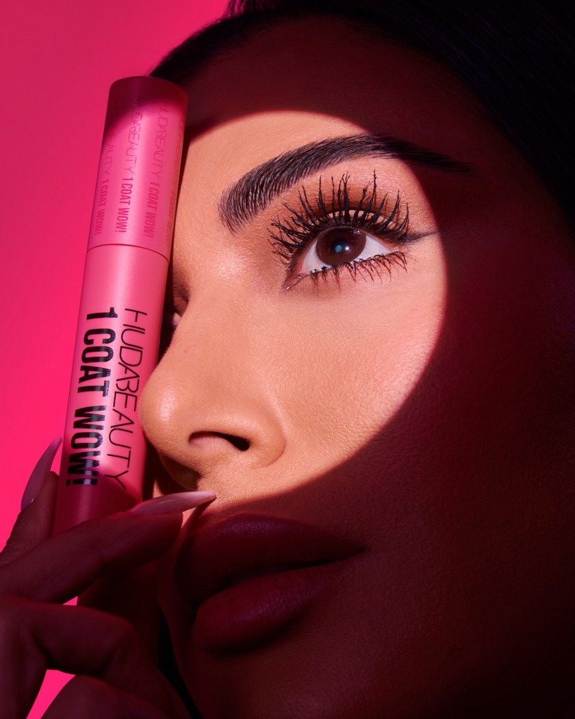 HUDA BEAUTY 1 COAT WOW! EXTRA VOLUMIZING AND LIFTING MASCARA