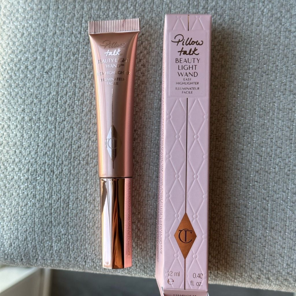 CHARLOTTE TILLBURY PILLOW TALK HIGHLIGHTER BEAUTY LIGHT WAND in Pillow Talk