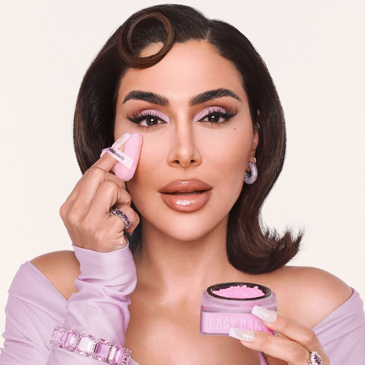 Huda Beauty Easy Bake Loose Powder